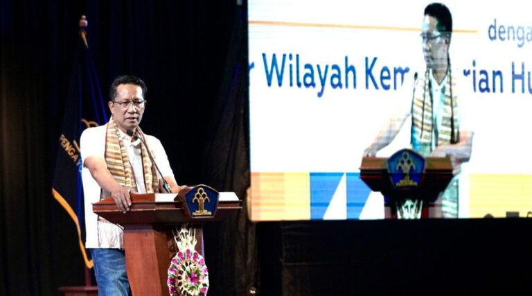 Menkumham, Supratman Andi Agtas memberikan sambutan pada pembekalan dalam Rapat Koordinasi Kekayaan Intelektual, di Taman Budaya Werdhi Art Center, Bali, Sabtu (7/9/24). (Foto: Kemenkumham Sulteng)