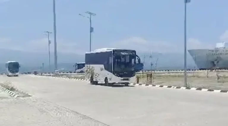26 unit bus BRT yang baru tiba di Pelabuhan Donggala, Rabu (18/9/2024). (Foto: tangkapan layar)