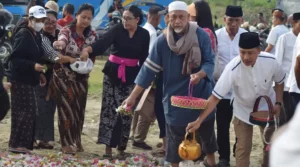 Warga Petobo Permai Tabur Bunga di Lokasi Likuifaksi