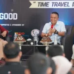 Wali Kota Palu, Hadianto Rasyid (tengah) pada interactive English talkshow di Palu, Minggu (22/9/2024). (Foto: Prokopimda Palu/Jufri)