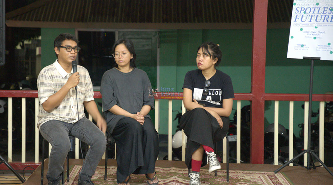 Azwar Ahmad, Eka Wahyuni, dan Rahmadiyah Tria Gayatri pada pembukaan Soptless Future di Gedung Juang, Palu, Senin (16/9/2024). (bmzIMAGES/Basri Marzuki)