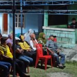 Calon Wali Kota Palu nomor urut1, Hidayat berbicara di depan warga pada kampanye terbuka di Pengawu, Palu, Kamis (31/10/2024). (Foto: Tim Media HANDAL)