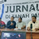 Konferensi pers Koalisi Advokasi Keadilan & Keselamatan Jurnalis di Tanah Papua untuk mendesak pengusutan teror bom terhadap Media Jubi di Papua, Senin (21/10/2024). (Foto: ist)