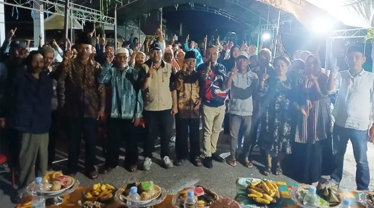 Juru Kampanye Partai Koalisi BERAMAL, Azwar Anas melakukan kampanye terbatas di Desa Makmur, Kecamatan Palolo, Kabupaten Sigi, Minggu (20/10/2024). (Foto: Tim Media Partai Koalisi BERAMAL)
