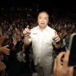 Calon Gubernur Sulawesi Tengah nomor urut 1, Ahmad HM Ali melakukan kampanye terbatas di Desa Gori-Gori, Kecamatan Batui Selatan, Senin (21/10/2024). (Foto: Tim Media Koalisi BERAMAL)