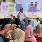 Juru kampanye dari Koalisi BerAmal (Ahmad Ali-Abdul Karim Aljufri) saat kampanye terbatas di Desa Kayu Lompa, Kecamatan Basidondo, Kabupaten Toli-Toli pada Senin, 21 Oktober 2024. (Foto: Tim Media Partai Koalisi BERAMAL)
