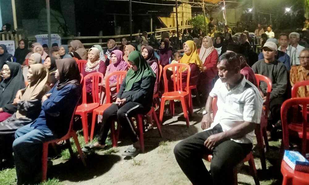 Juru kampanye dari Koalisi BerAmal (Ahmad Ali-Abdul Karim Aljufri) saat kampanye terbatas di di Desa Lero, Kecamatan Sindue, Kabupaten Donggala, pada Selasa (22/10/2024). (Foto: Tim Media Partai Koalisi BERAMAL)