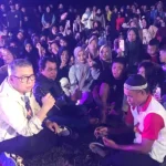 Calon Gubernur Sulteng nomor urut 1, Ahmad HM Ali memaparkan visi dan misinya saat kampanye di Bualemo, Kabupaten Banggai, Kamis (17/10/2024) malam. (Foto: Tim Media Partai Koalisi BERAMAL Sulteng)