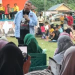 Calon Gubernur Sulawesi Tengah nomor urut 1, Ahmad HM Ali melakukan kampanye terbatas di Desa Pagimana, Kecamatan Pagimana, Kabupaten Banggai, Jumat (25/10/2024) sore. (Foto: Tim Media Koalisi BERAMAL)