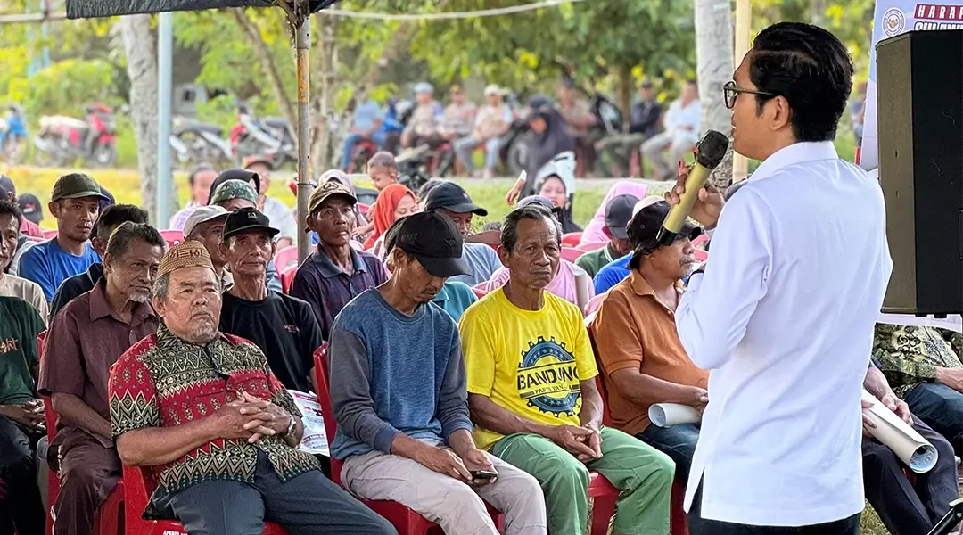 Juru kampanye Koalisi Beramal, Andri Gultom saat kampanye Calon Gubernur dan Wakil Gubernur Sulteng nomor urut 1, Ahmad HM Ali - Abdul Karim Aljufri saat kampanye Kecamatan Lampasio, Tolitoli, Jumat (18/10/2024). (Foto: Tim Media Partai Koalisi Partai BERAMAL)
