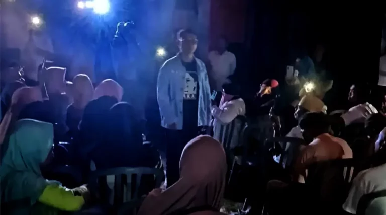 Suasana Kampanye calon Gubernur Sulawesi Tengah nomor urut 1, Ahmad HM Ali di Kelurahan Moengko Lama, Poso Kota, Kabupaten Poso oleh tim Kampanye Koaisi Beramal Sulteng, Senin (28/10/2024) . (Foto: Tim Media Koalisi BERAMAL)