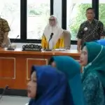Plh Wali Kota Palu, Irmayanti (ketiga kiri) pada Audit Stunting di Ruang rapat Bantaya, Kamis (3/10/2024). (Foto: Prokopim Setda Kota Palu/Jufri)