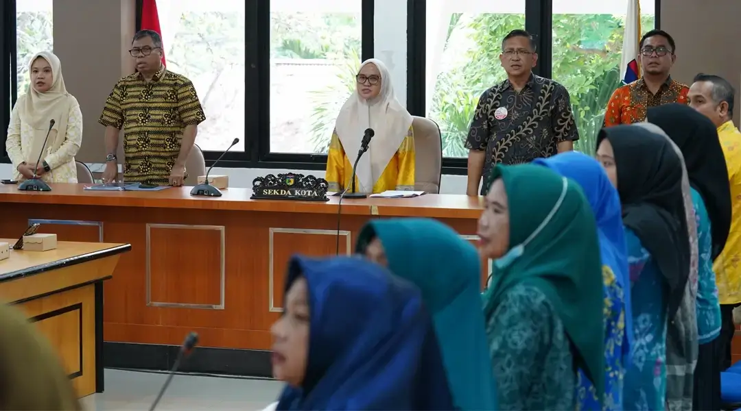Plh Wali Kota Palu, Irmayanti (ketiga kiri) pada Audit Stunting di Ruang rapat Bantaya, Kamis (3/10/2024). (Foto: Prokopim Setda Kota Palu/Jufri)