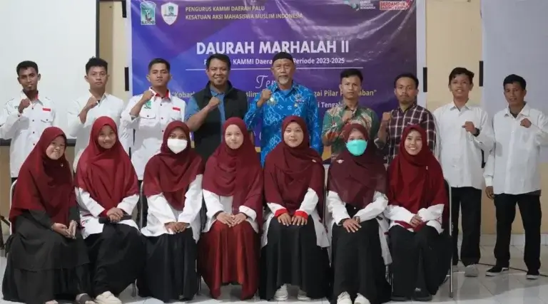 Asisten Pemerintahan dan Kesra Setda Kota Palu, Usman (tengah) pad apembukaan Daurah Marhalah II KAMMI Kota Palu, di Sigi, Rabu (2/10/2024). (Foto: Prokopim Setda Kota Palu/Jufri)