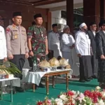 Apel akbar peringatan Hari Santri Nasional di Kompleks Perguruan Alkhairaat Pusat Palu, Selasa (22/10/2024). (Foto: Porkopim Setda Kota Palu/Fahri)