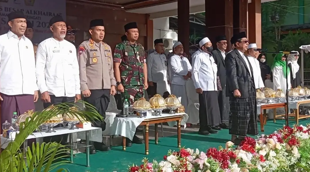Apel akbar peringatan Hari Santri Nasional di Kompleks Perguruan Alkhairaat Pusat Palu, Selasa (22/10/2024). (Foto: Porkopim Setda Kota Palu/Fahri)