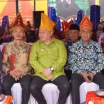 Pjs Wali Kota Palu, Muchsin Husein Pakaya (tengah) pada peringatan HUT ke-11 Morowali Utara, Rabu (23/10/2024). (Foto: Prokopim Setda Kota Palu)