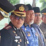 Asisten Pemeintahan dan Kesra Setda Kota Palu, Usman (tengah) pad aupacara peringatan HUT ke-79 TNI di lapangan Mayonif 711 Raksatama, Palu, Sabtu (5/10/20240). (Foto: Prokopim Setda Kota Palu/Fauzan)