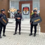 Personel Satgas TIndak Brimob yang diBKO berada di Kantor KPU Palu. (Foto: Humas Polresta Palu)