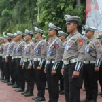 Kapolresta Palu, Kombes Pol Barliansyah memeriksa pasukan pada apel dalam rangka Operasi Zebra Tinombala 2024 di Maporlesta Palu, Senin (14/10/2024). (Foto: Humas Polresta Palu)