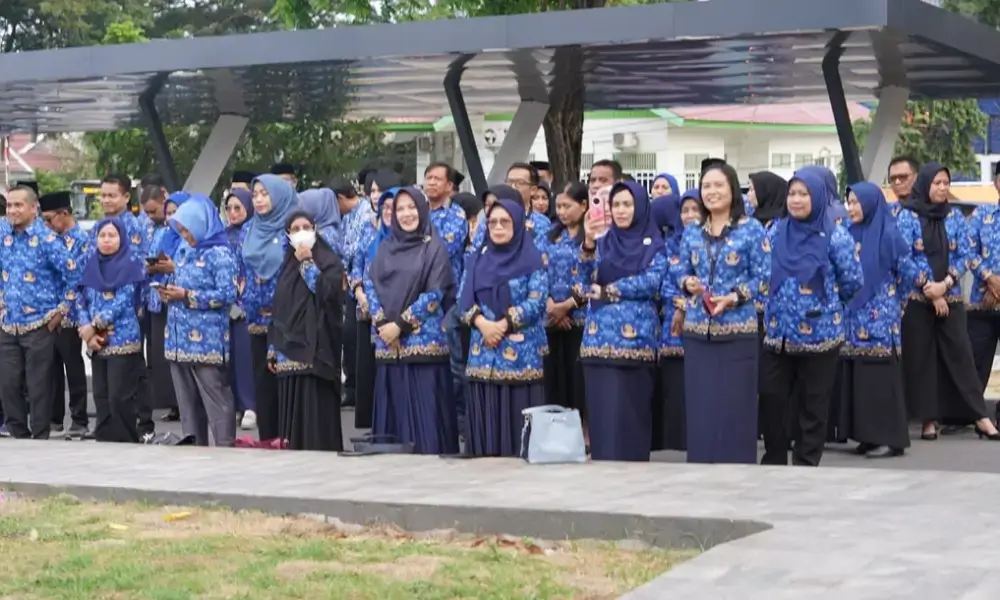 Sejulah ASN mengikui upacara peringatan Hari Kesaktian Pancasila di halaman Kantor Wali Kota Palu, Selasa(1/10/2024). (Foto: Prokopim Setda Kota Palu/Iwan)