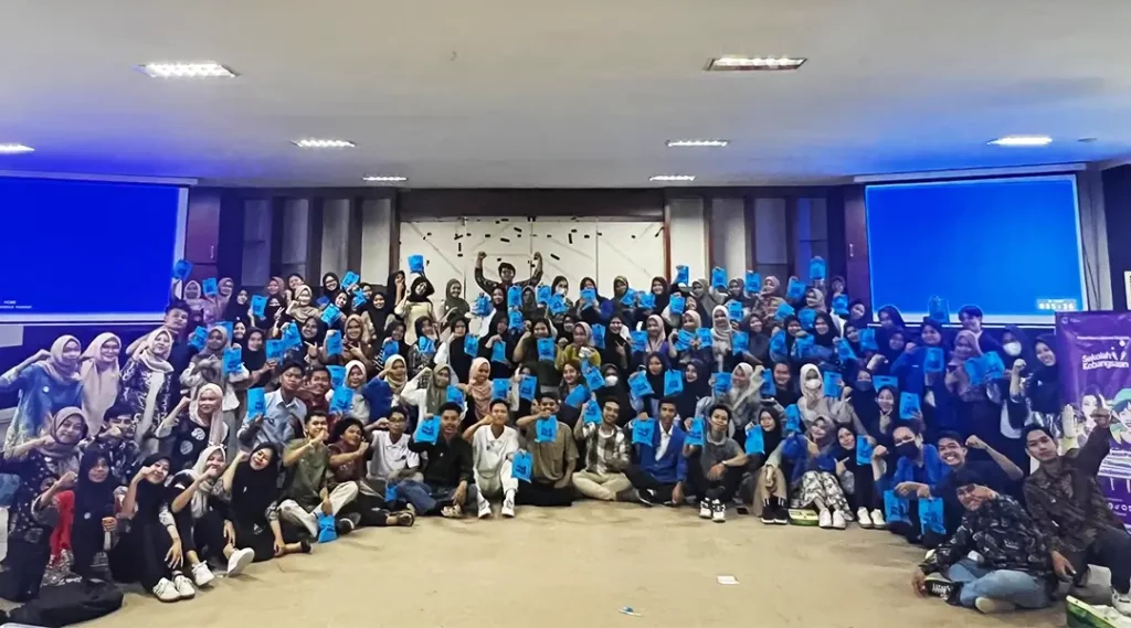 Foto bersama peserta Sekolah Kebangsaan Tuans Nalar 3.0 di Untad, Senin (26/10/2024). (Foto: ist)