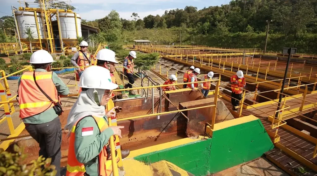 Rombongan Forum KTT Sulteng melihat langsung pusat pengolah limpasan air di PT Vale Indonesia, Blok Sorowako, Kamis (24/10/2024). (Foto: HO-PT Vale Indonesia)