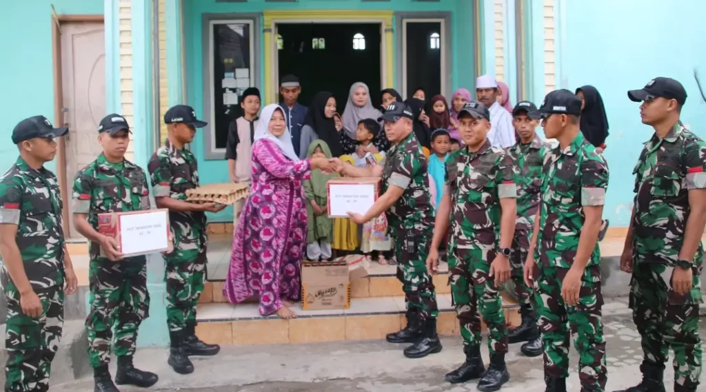 Penyerahan bantuan ke panti asuhan dalam rangkaian HUT ke-79 Korps Infanteri di Palu, Rabu (9/10/2024). (Foto: Penrem 132/Tdl)