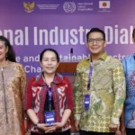 Simrin Singh, Direktur ILO untuk Indonesia dan Timor-Leste, Elly Silaban, Presiden Konfederasi Serikat Buruh Seluruh Indonesia (KSBSI), Chairul Saleh, Plt Deputi Industri, Ketenagakerjaan dan Pariwisata Kementerian Koordinator Bidang Perekonomian dan C. Heru Widianto, Direktur Kelembagaan dan Pencegahan Perselisihan Hubungan Industrial, Kementerian Ketenagakerjaan pada dialog nasional industri elektronik di Jakarta, Kamis (28/11/2024). (Foto: HO-ILO Indonesia)