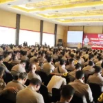 Ratusan aparat pengamanan TPS mengikuti pembekalan di Palu, Senin (25/11/2024). (Foto: Huams Polresta Palu)