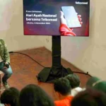 VP Corporate Communications & Social Responsibility Telkomsel, Saki H. Bramono mengingatkan pentingnya menjaga koneksi bermakna dengan keluarga, khususnya orang tua pada peluncuran kampanye khusus Telkomsel di Hari Ayah Nasional di Jakarta, Selasa (12/11/2024). (Foto: HO-Telkomsel)