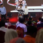Tiga paslon Wali Kota dan Wakil Wali Kota Palu beradu argumen pada debat kedua di Palu, Kamis (7/11/2024). (Foto: beritapalu/bmz)