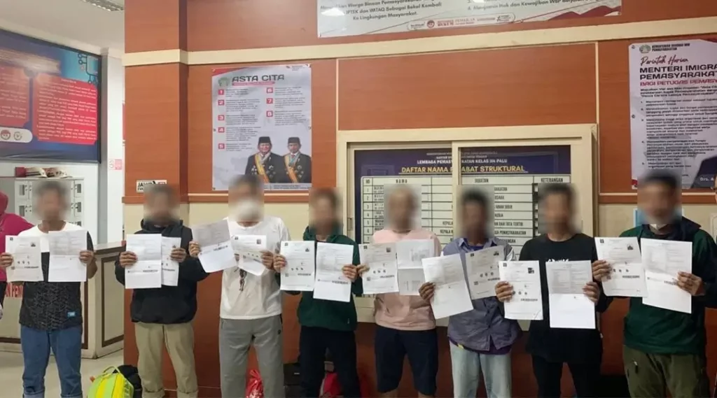 Warga binaan Lapas Kelas IIA Palu yang mendapat pembebeasan bersyarat, Jumat (15/11/2024). (Foto: Humas Kemenkumham Sulteng)
