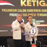 Pasangan calon Gubernur dan Wakil Gubernur Sulteng nomor urut 1, Ahmad Ali dan Abdul Karim Aljufri pada Debat Ketiga Pilgub SUlteng di Palu, Senin (18/11/2024) malam. (Foto: Tim Media Koalisi BerAmal)