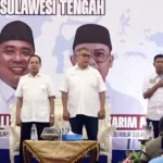 Ahmad Ali dan mantan Gubernur Sulteng Longki Djanggola di kampanye Relawan Prabowo dan Lisa Kota Palu, Jumat (22/11/2024). (Foto: Tim SultengBeramal.com)
