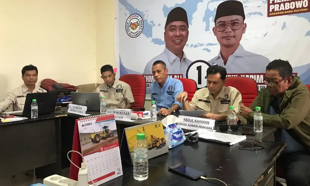 Ketua Tim Hukum dan Advokasi BerAmal, Salmin Hedar (tengah). (Foto: Tim Media Koalisi BerAmal)