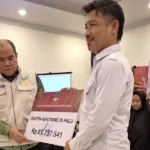 Penyerahan penghargaan dan bantuan asistensi rehabilitasi sosial di Palu, Jumat (29/11/2024). (Foto: ist)