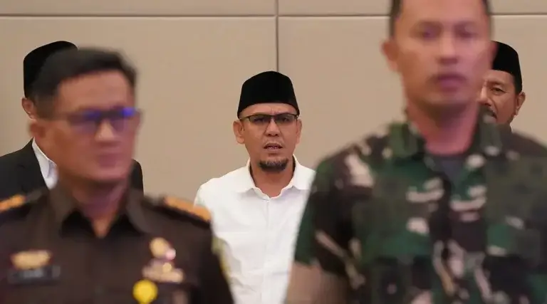 Kepalan Badan Kesbangpol Kota Palu, Ansyar Sutiadi (tengah) pada silaturhami Pilkada Rukun di Palu, Rabu (6/11/2024). (Foto: Prokopim Setda Kota Palu/Jufri)