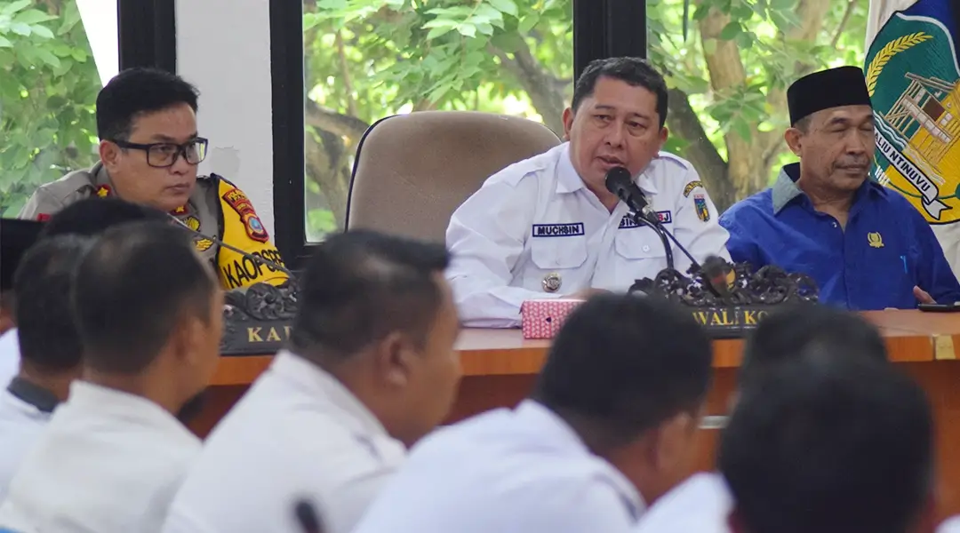 Pjs Wali Kota Palu, Muchsin Husein Pakaya (tengah) pada Rakor Pilkada di Ruang Bantaya, Rabu (20/11/2024). (Foto: Prokopim Setda Koa Palu/Jufri)