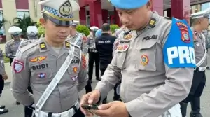 BidPropam Polda Sulteng Cek HP Personel, Cegah Judi Online