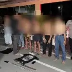 Sejumlah remaja geng motor dan barang bukti yang disita saat ditangkap aparat patroli Perintis Podla SUlteng, Minggu (3/11/2024). (Foto: Humas Polda Sulteng)