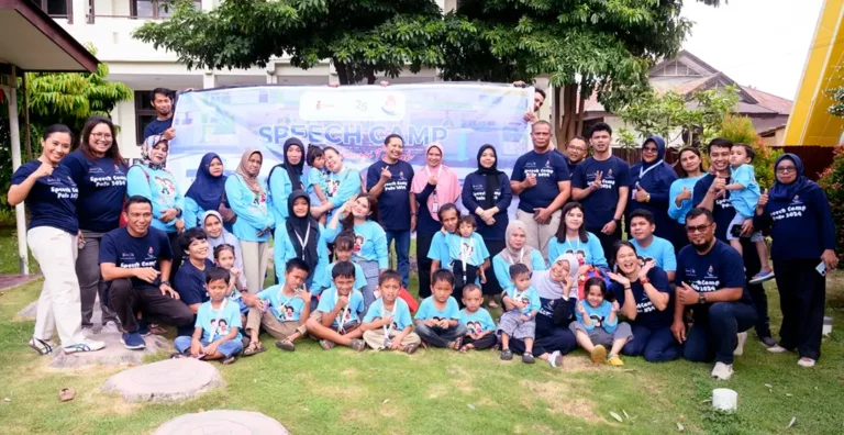 Foto bersama usai kegiatan Speech Camp di Palu, Minggu (24/11/2024). (Foto: beritapalu/bmz)