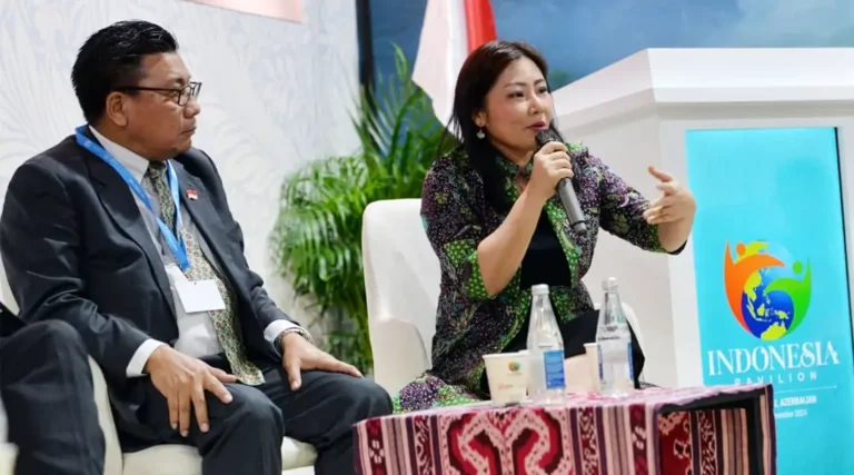 CEO PT Vale Indonesia, Febriany Eddy (kiri) menyampaikan komitmen keberlanjutan pada CEO Dialogue on Climate Actions dalam Conference of the Parties (COP)29 di Baku, Azerbaijan. (Foto: HO-PT Vale Indonesia)