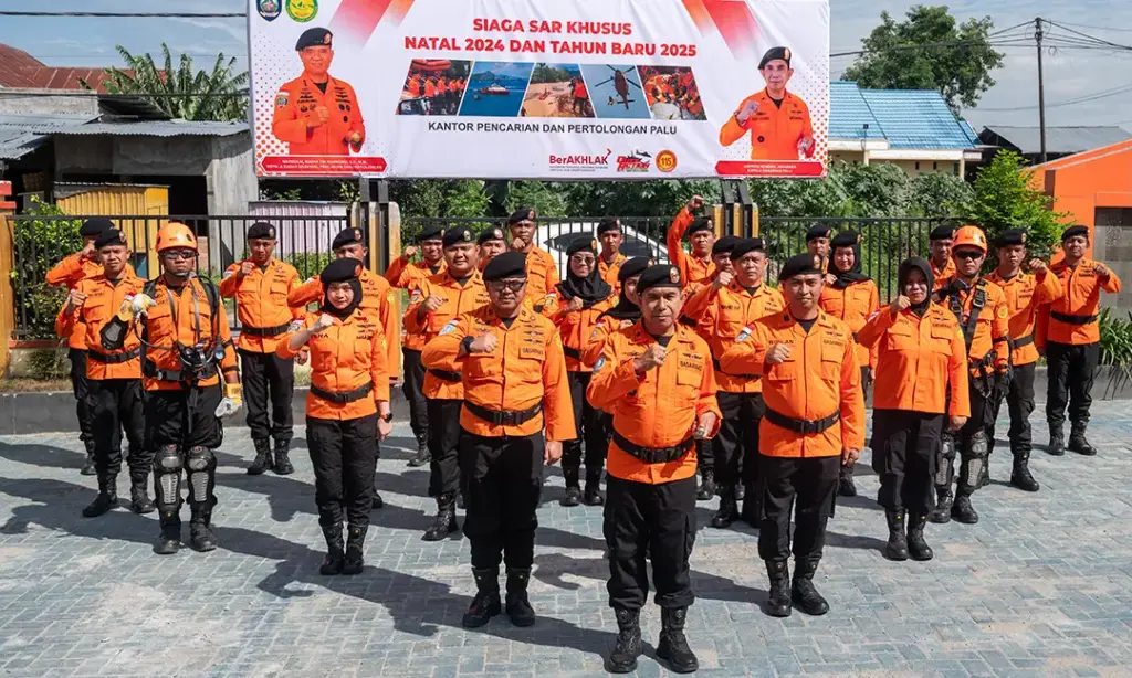 Personel basarnas Palu pada Apel Siaga Nataru, Rabu (18/12/2024). (Foto: bmzIMAGES/Basri Marzuki)