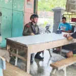 Personel Satgas Madago Raya saat menyambangi warga di Poso, Sabtu (4/1/2025). (Foto: Humas Ops Madago Raya)