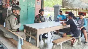 Pos Kamtibmas Satgas Madago Raya Sambangi Warga Poso