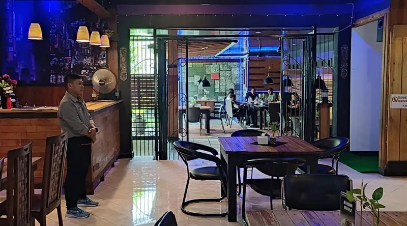 Privaci pengunjung yang terhaga. (Foto: beritapalu.com/bmz)