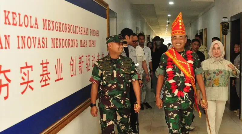 Pangdam XIII/Merdeka, Mayjen TNI Suhardi saat ebrada di kawasan PT BNI Morowali Utara, Kamis (23/1/2025). (Foto: Penrem 132/Tdl)