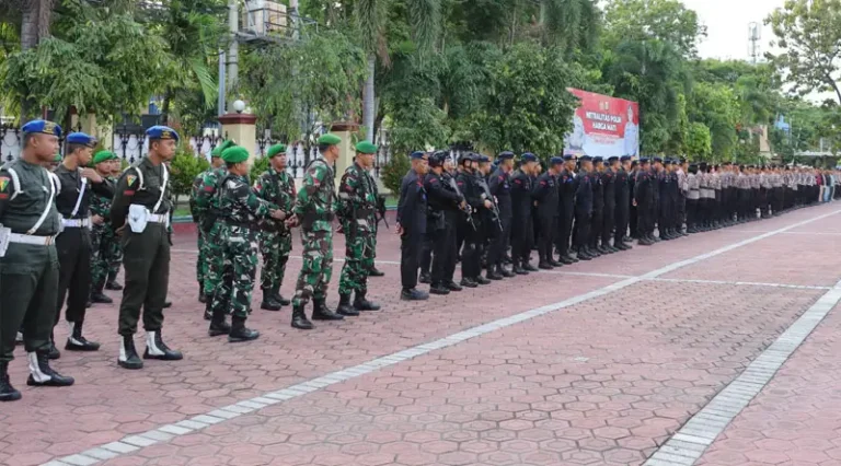 Sejumlah personel gabungan mengikuti apel untuk pengamanan Festival persahabatan di Mapolresta Palu, Kamis (30/1/2025). (Foto: Humas Polresta Palu)