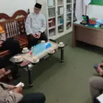 Kapolresta Palu, Kombes Pol Deny Abrahams (kiiri) berbincang denganKetua FKUB Sulteng KH Zainal Abidin (kanan) pada kunjungan silaturahmi, Selasa (14/1/2025). (Foto: Humas Polresta Palu)